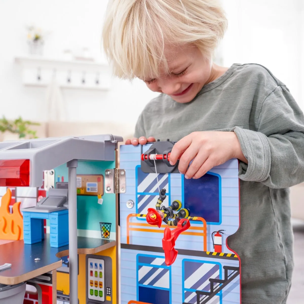 Adventure Bound™ 2-in-1 Transforming Fire Truck Play Set