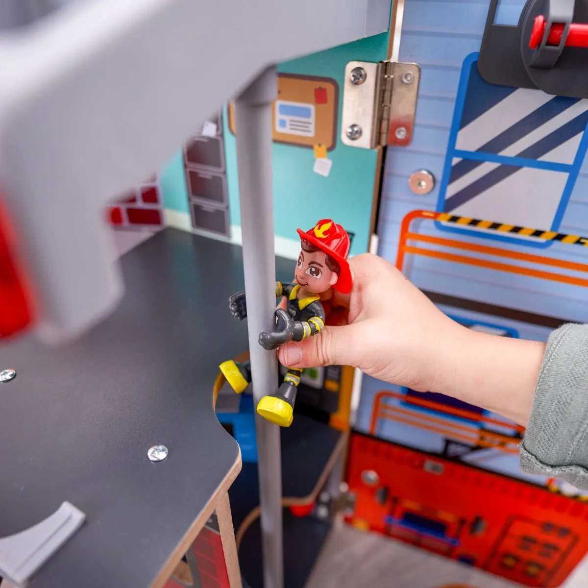 Adventure Bound™ 2-in-1 Transforming Fire Truck Play Set