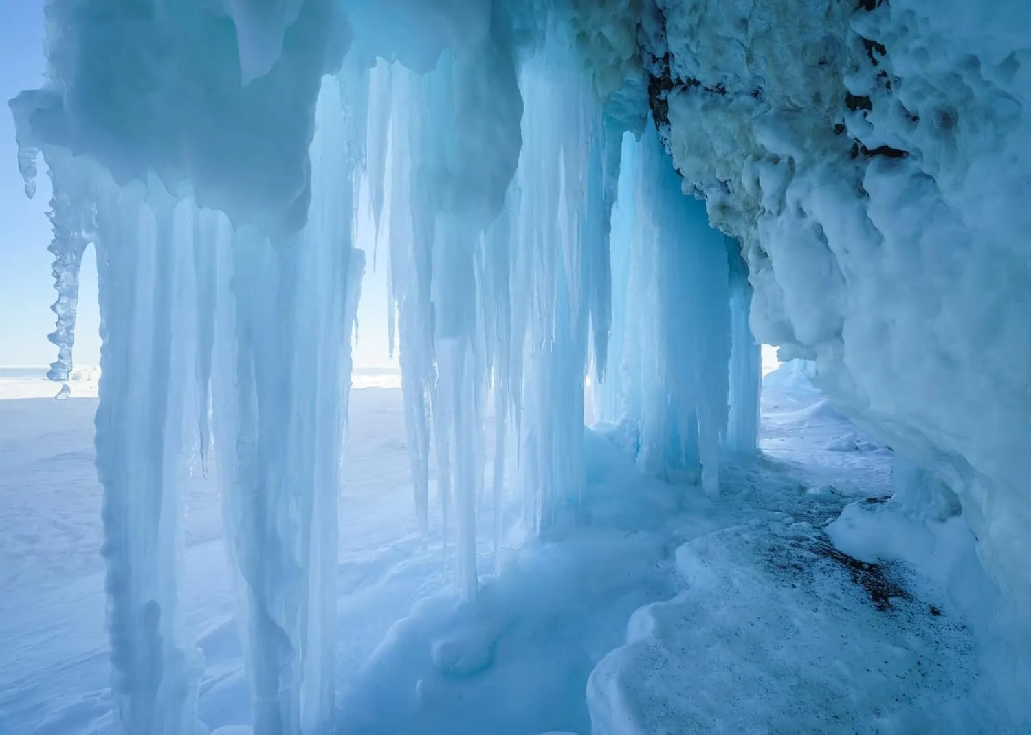 BELECO 10x8ft Fabric Arctic Ice Cave Backdrop Ice Crystals Cave Icicle Glacier Ice and Snow World Background Winter Wonderland Christmas Party Decorations Birthday Shoot Studio Photo Props