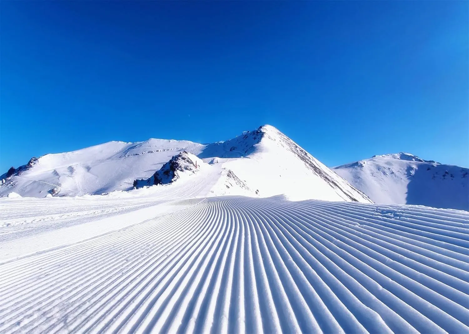 BELECO 12x8ft Fabric Winter Ski Mountain Backdrop Ski Track Mountain Slope Empty Ski Piste Background Ski Party Decorations Photo Booth Shoot Studio Props