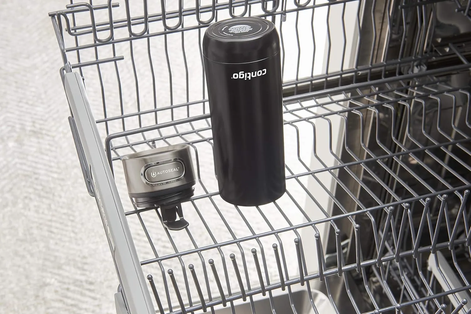 Contigo Luxe Autoseal Travel Mug, Stainless Steel Thermal Mug, Vacuum Flask, Leakproof Tumbler, dishwasher safe, Coffee Mug with BPA Free Easy-Clean Lid, Licorice