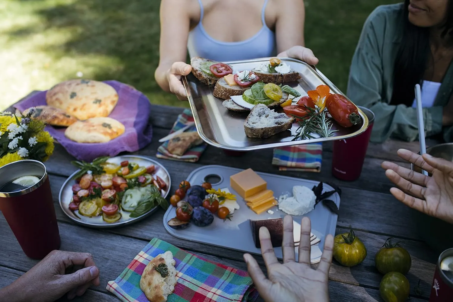 Hydro Flask Plate and Platter - Outdoor Kitchen Camping Travel Portable Dinnerware Food Container