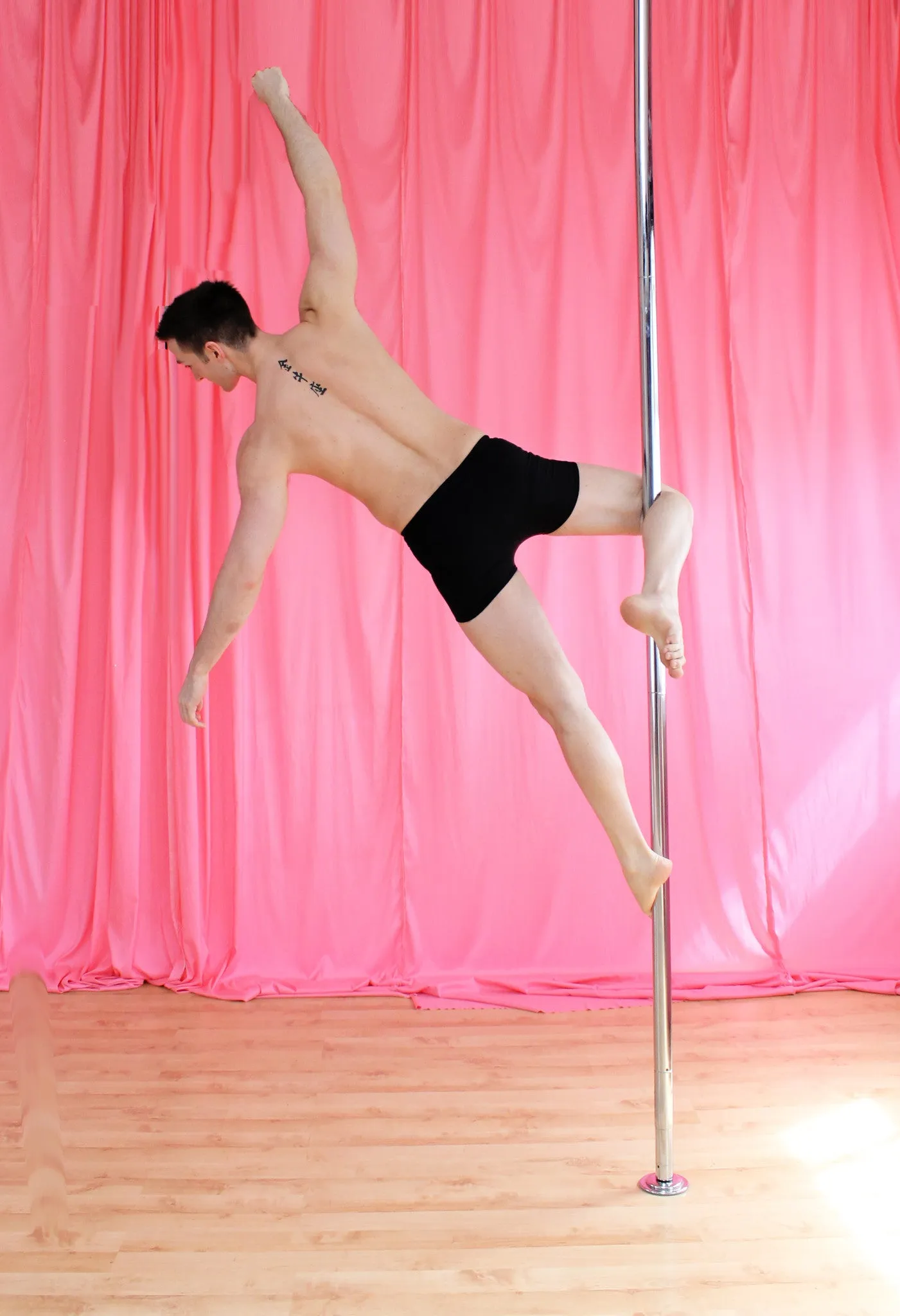 Men's Meryl Pole Shorts - Black / Red