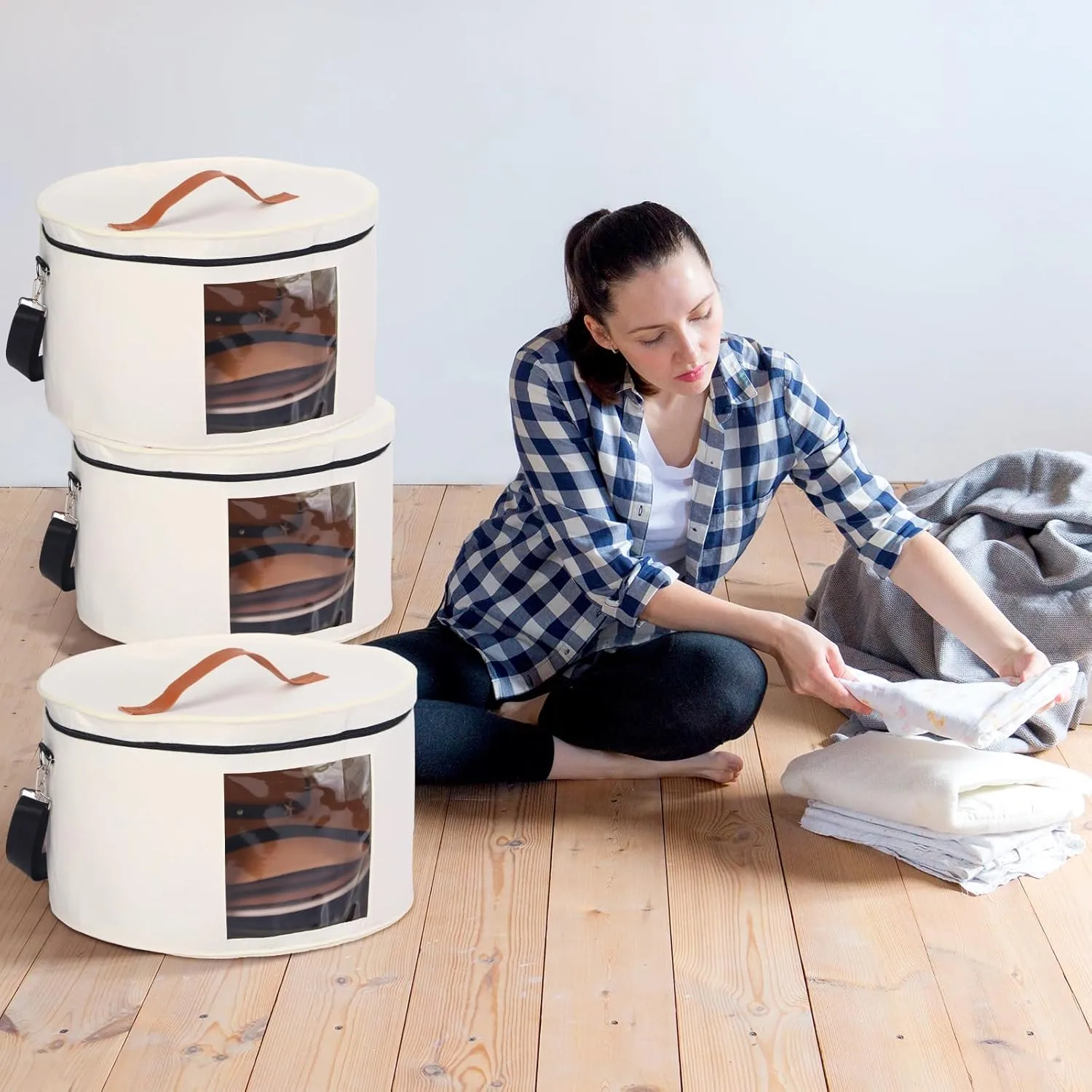 Suzile 4 Pack Large Round Foldable Felt Hat Box for Women Storage 17 x 10 Inch Cowboy Hat Storage Box with Lid Closet Cowboy Case Organizer Clothes Bin(White)
